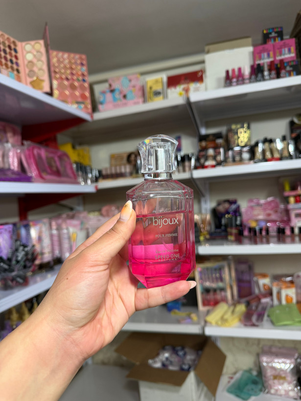 ادکلن زنانه اسپید وان اصل مدل Bijoux ( رایحه ورساچه صورتی ) حجم ۱۰۰ میل